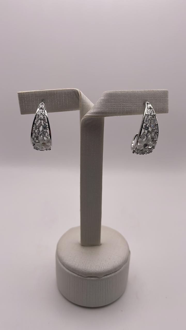 Brincos Flores de Cristal e Zircônia